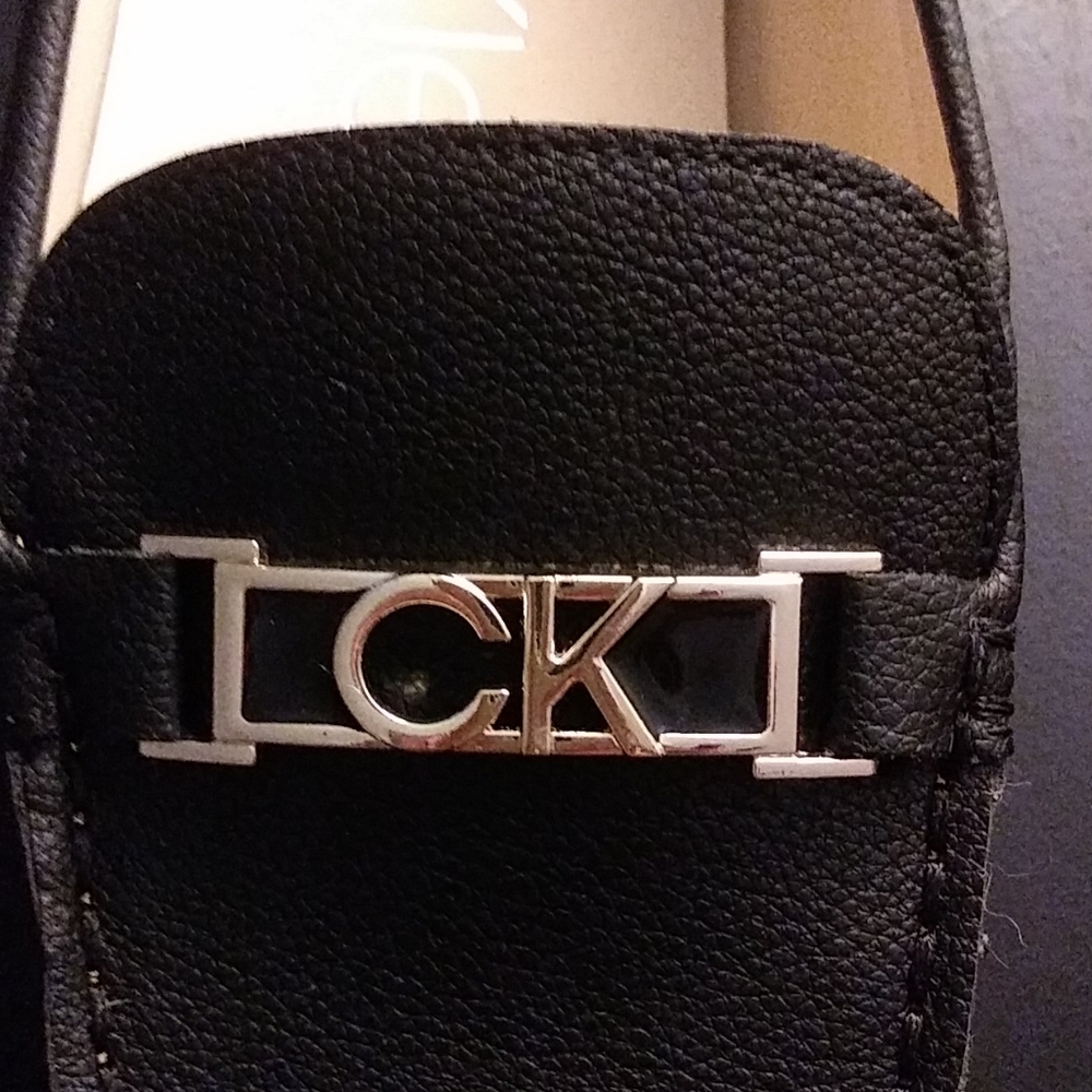 Shoes - Picture 7 of 8